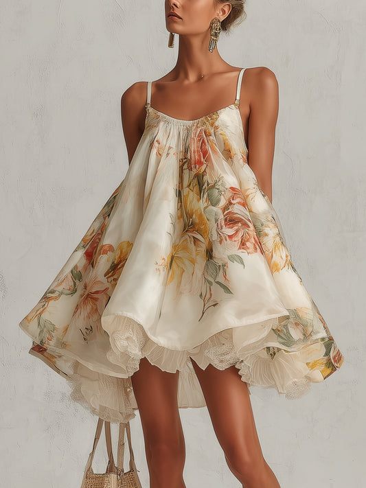 Liliana | Vestido Corto de Organza Beige con Estampado Floral y Encaje