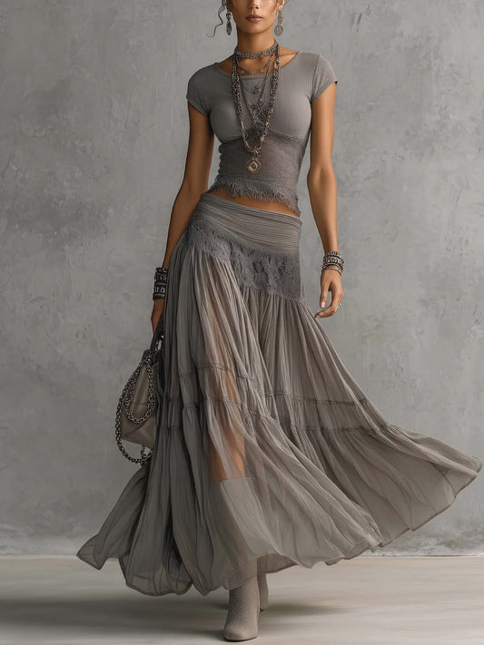 Conjunto de top de encaje gris y falda larga plisada