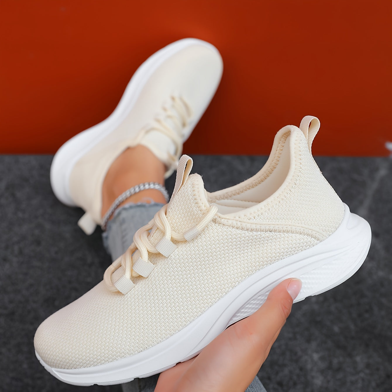 Ultra-lightweight and breathable sneakers