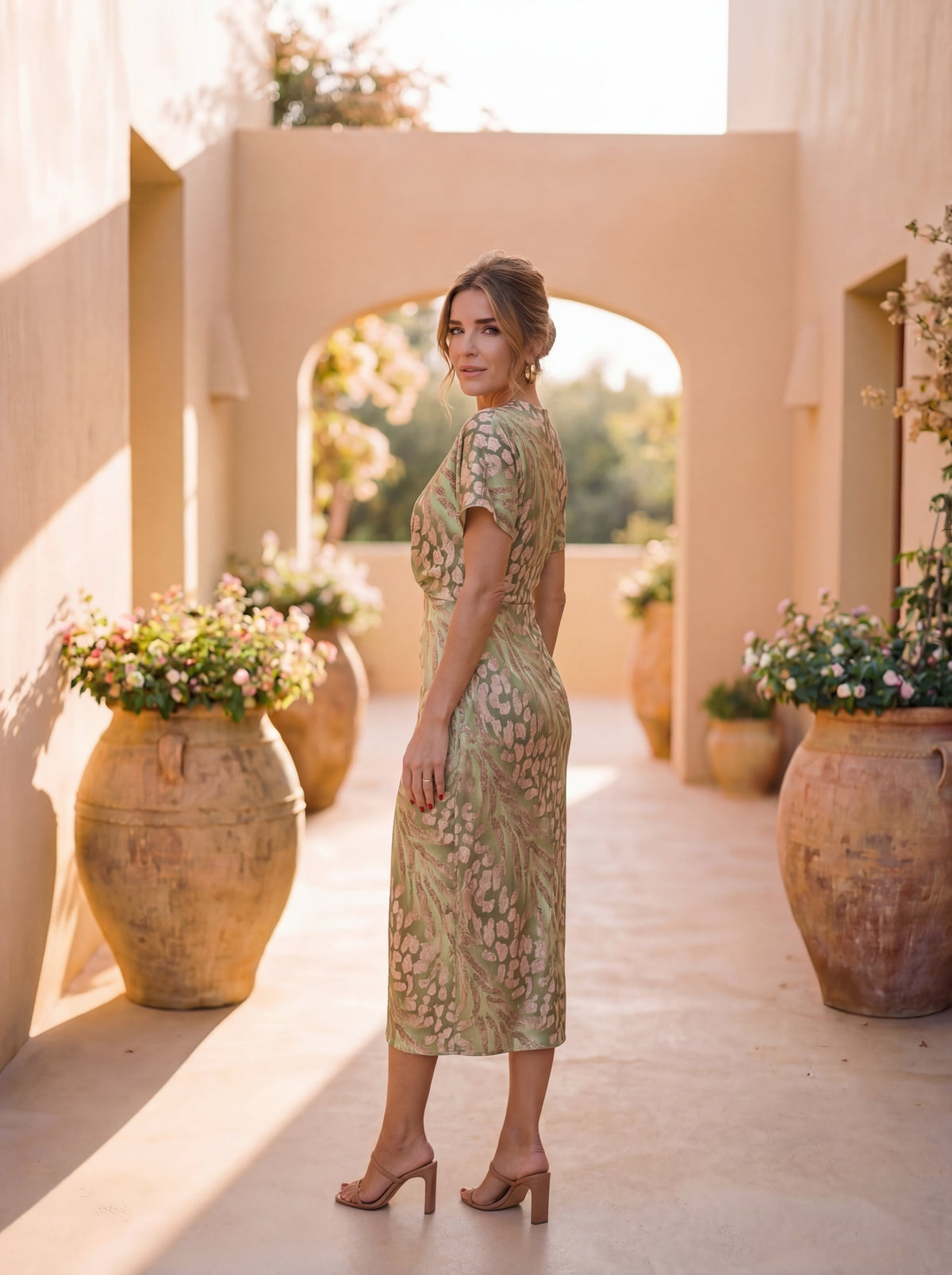 Adele | Vestido Elegante en Tela Ligera y Fluida