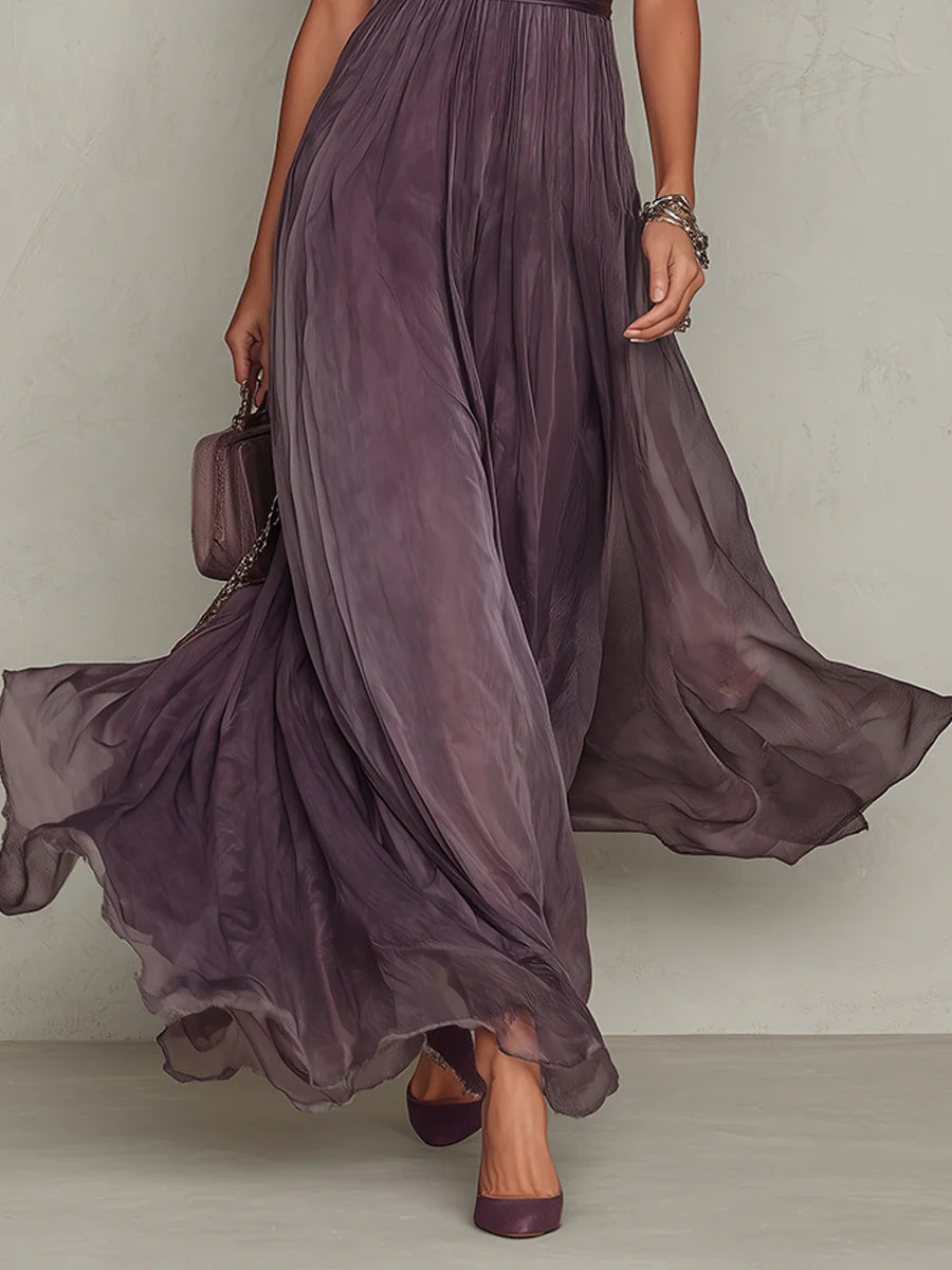 Vestido largo de gasa morado con cuello abierto