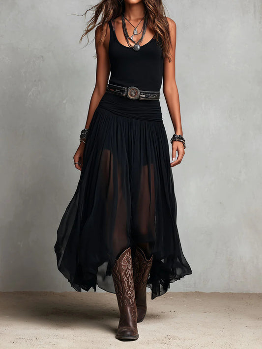 Conjunto de top negro y falda larga de tul
