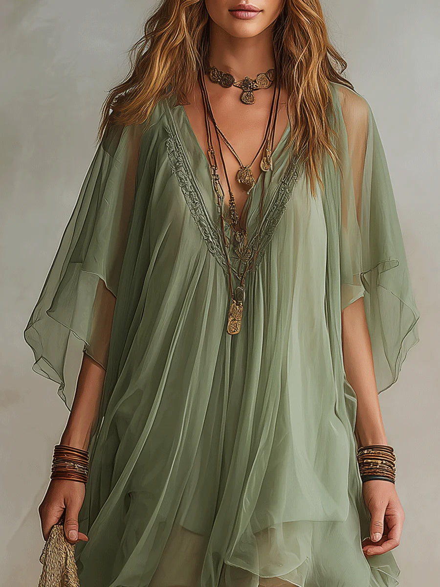 Vestido corto vaporoso de gasa verde con escote en V