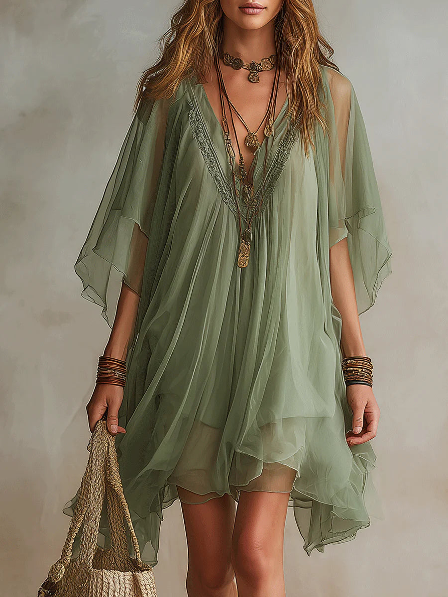Vestido corto vaporoso de gasa verde con escote en V