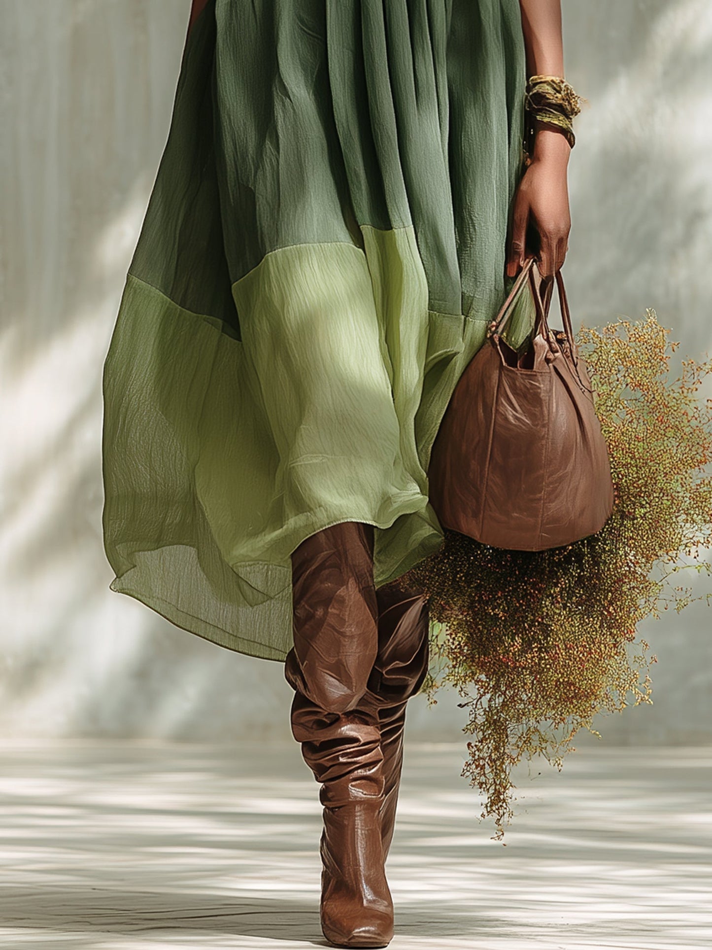 Vestido midi de gasa verde con hombros descubiertos