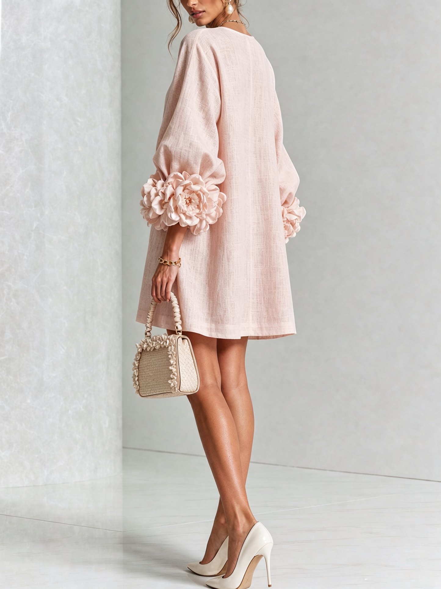 Vestido Mini Floral Rosa con Botones y Mangas Florales