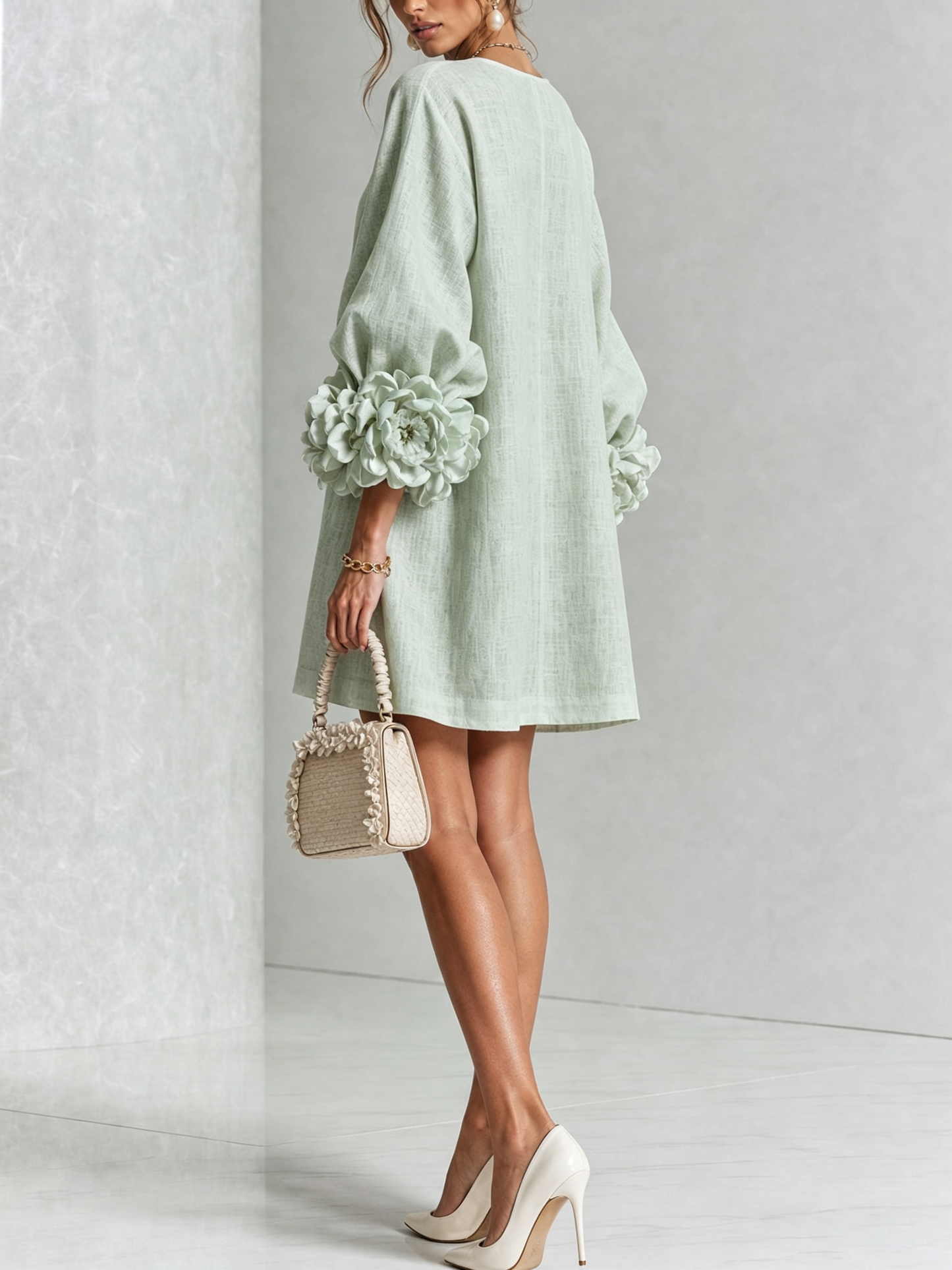 Vestido Mini Blanco con Botones y Mangas Florales