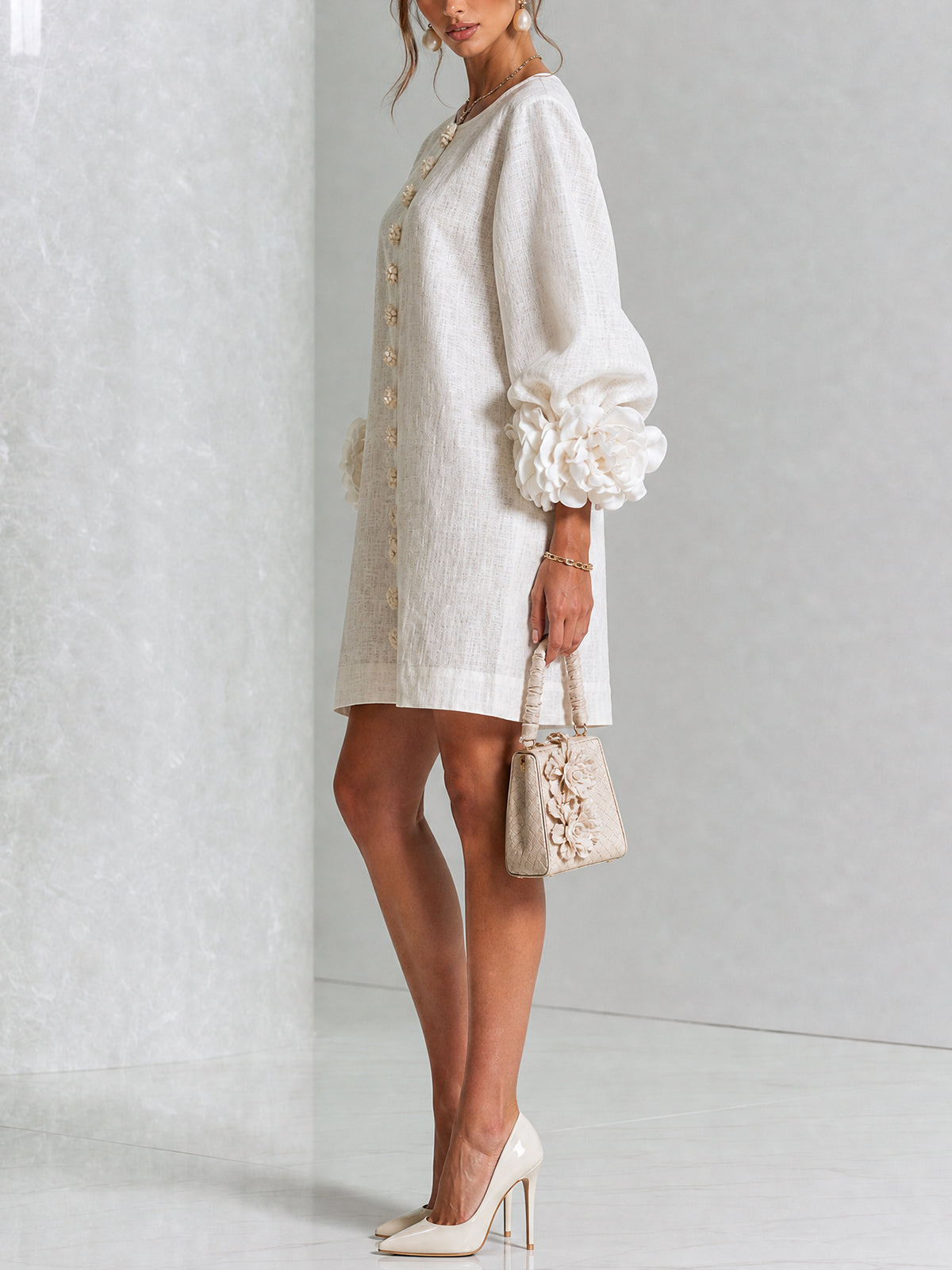 Vestido Mini Blanco con Botones y Mangas Florales