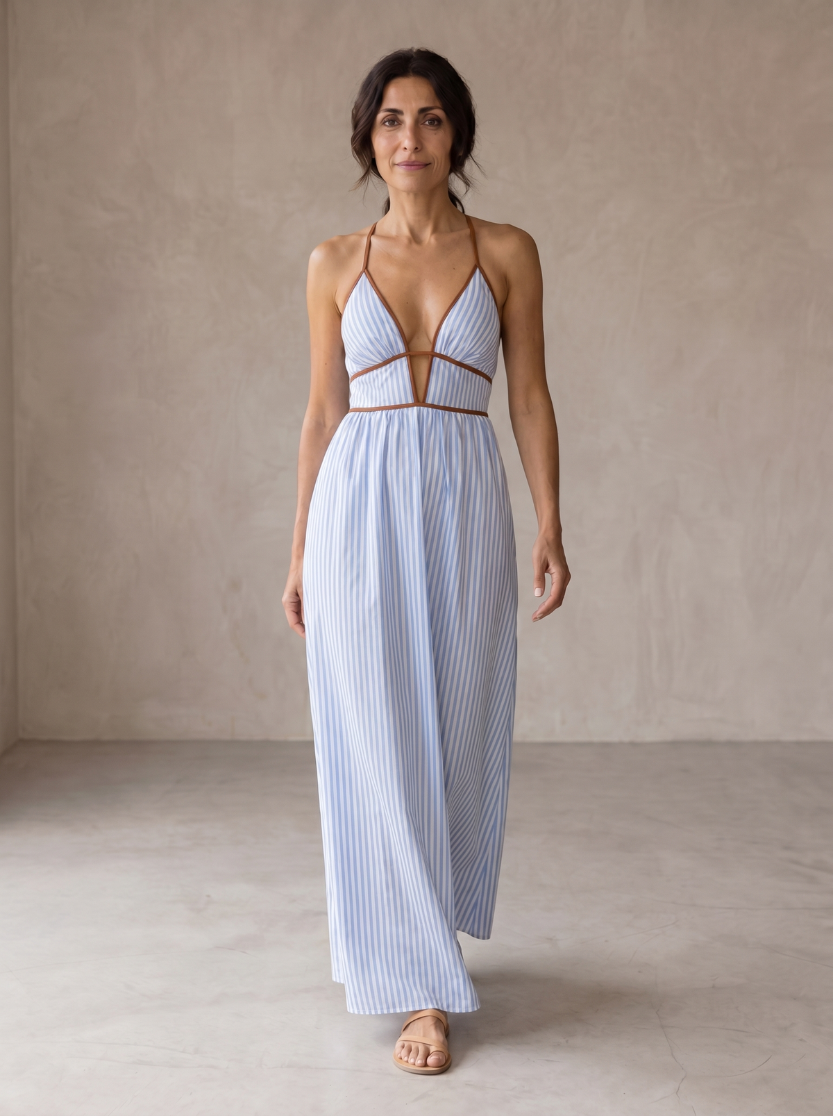 Lauren | Vestido Largo de Rayas con Escote Recortado